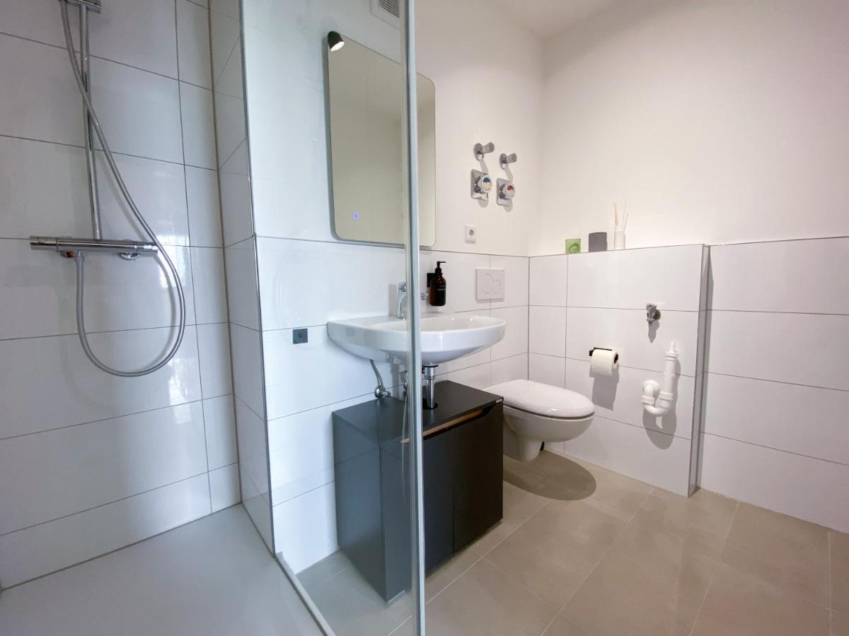 Schoene Wohnung Mit Rheinblick/Duesseldorf/Neuss/Messe 外观 照片