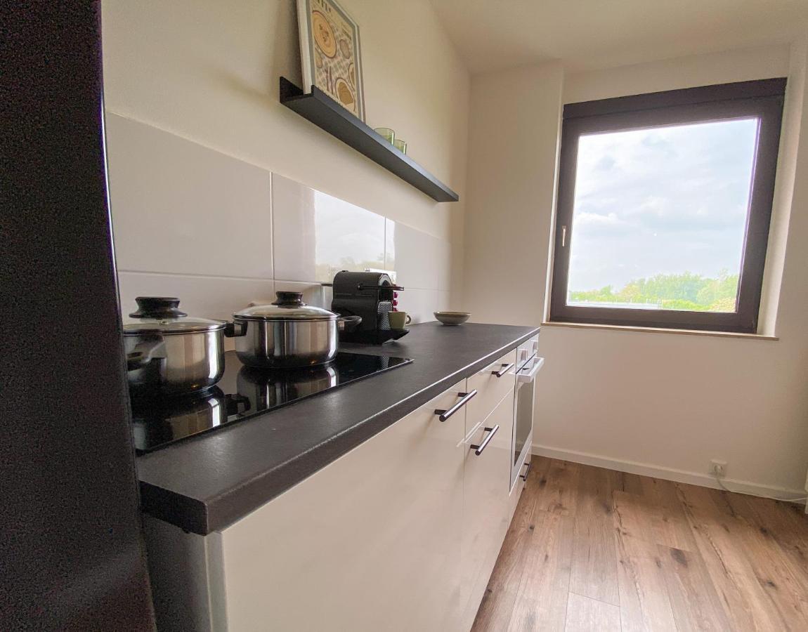 Schoene Wohnung Mit Rheinblick/Duesseldorf/Neuss/Messe 外观 照片