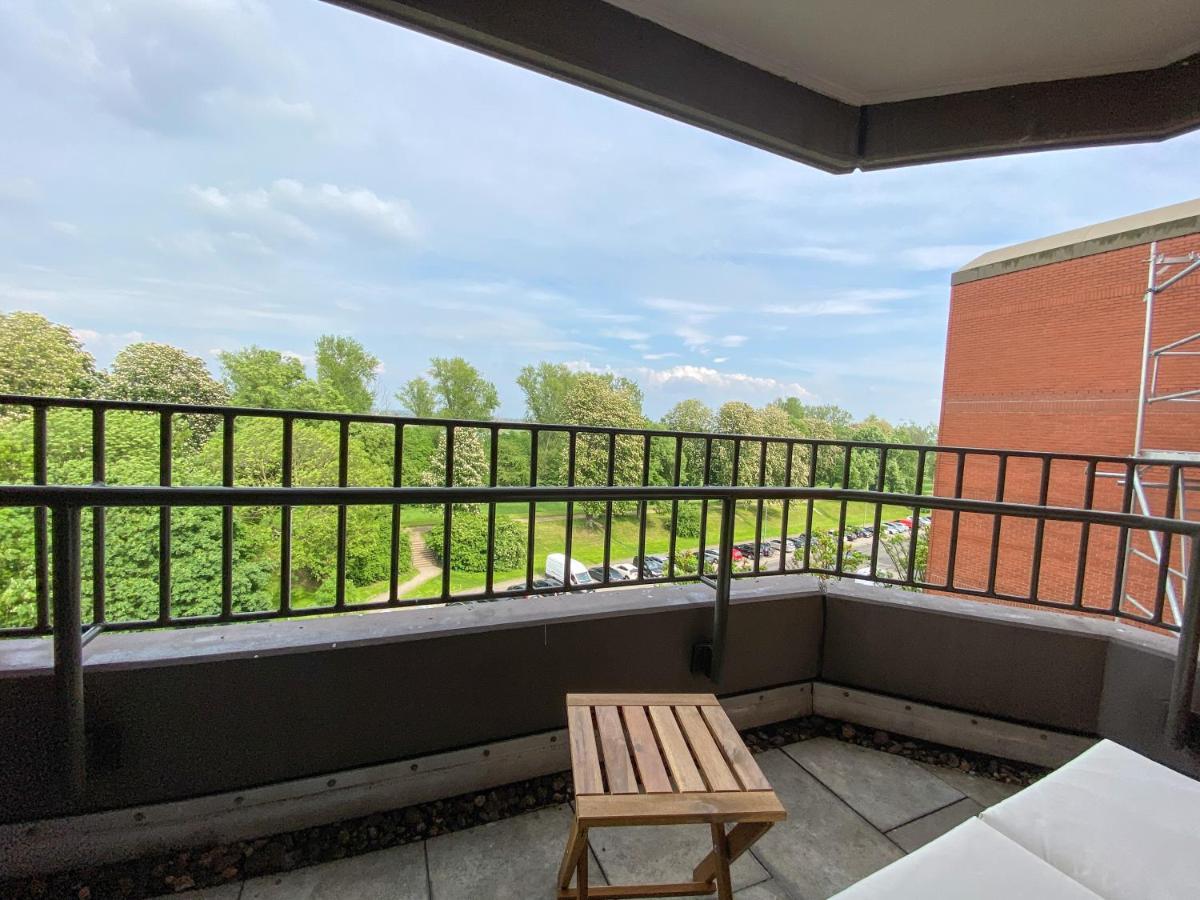 Schoene Wohnung Mit Rheinblick/Duesseldorf/Neuss/Messe 外观 照片